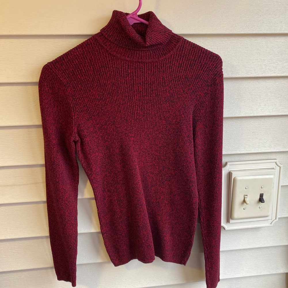 Medium Liz and Co. sweater.
